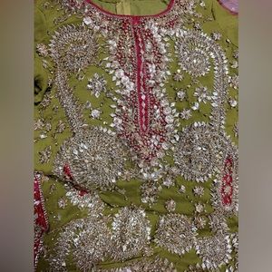 Gotta work garara medium size